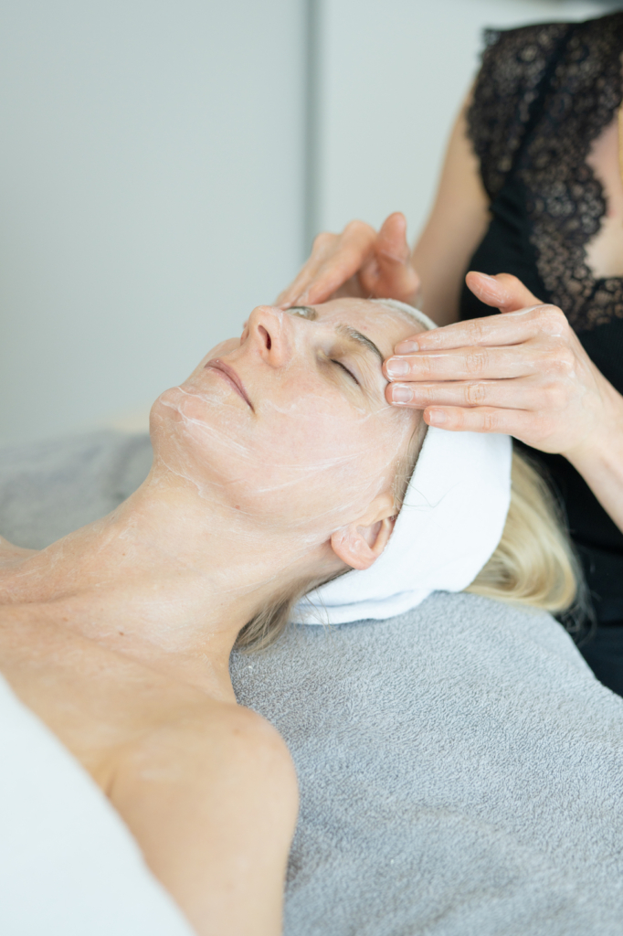 julia mittelhäuser skin perfection dresden kosmetik behandlung gesichtsbehandlung gesichtsmassage